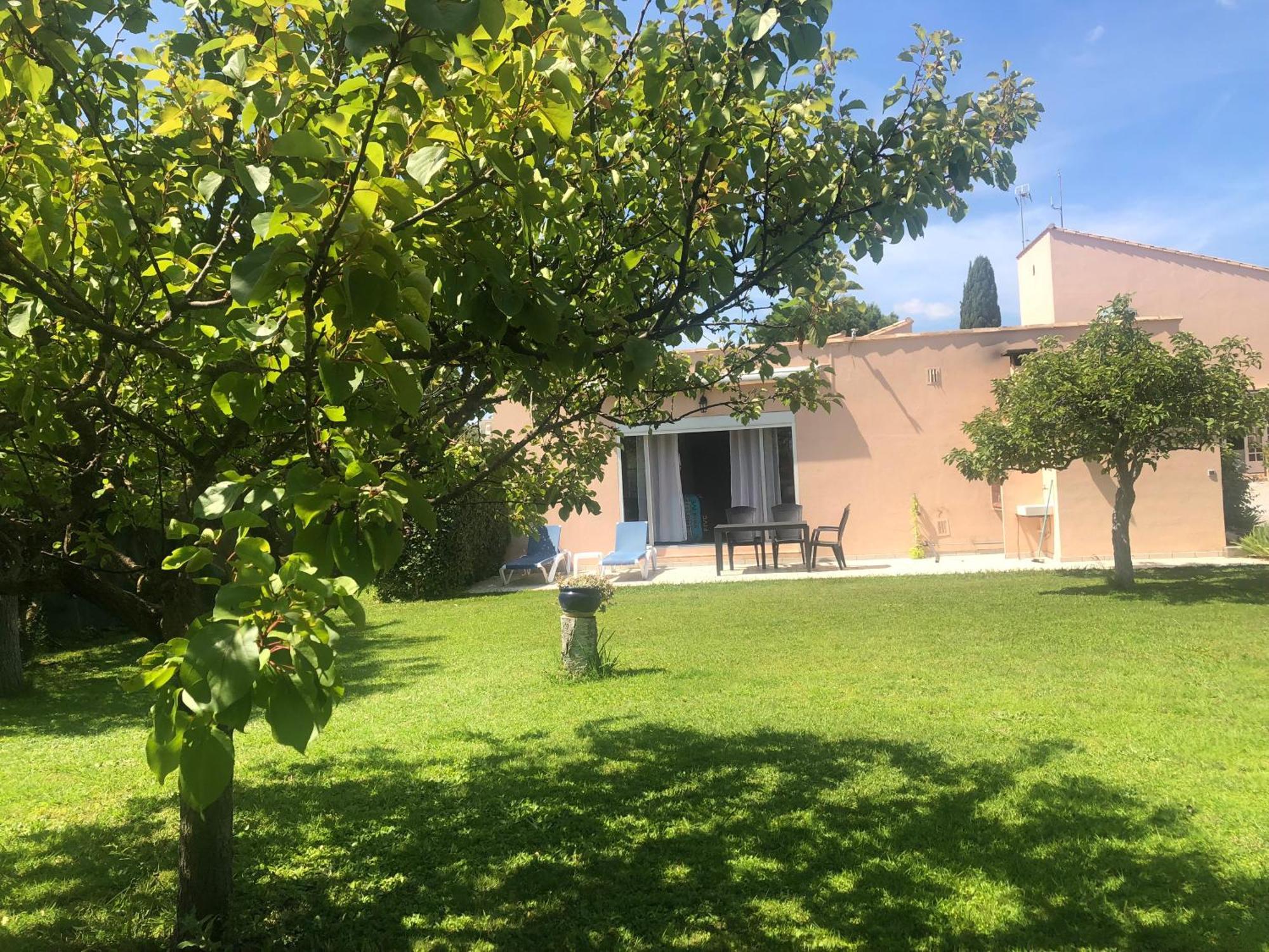 Les Bougainvillees De Camargue Villetelle Rom bilde