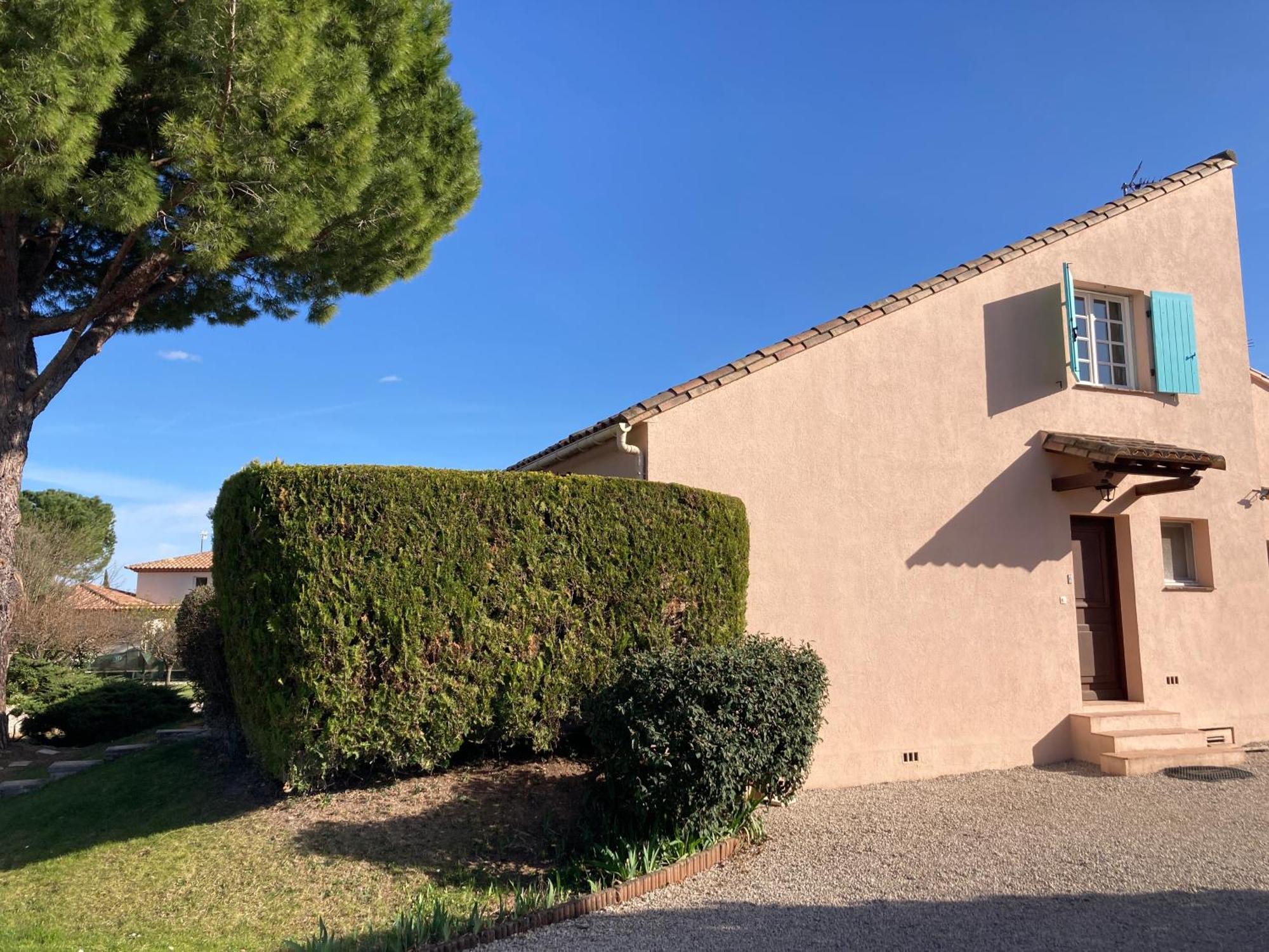 Les Bougainvillees De Camargue Villetelle Rom bilde