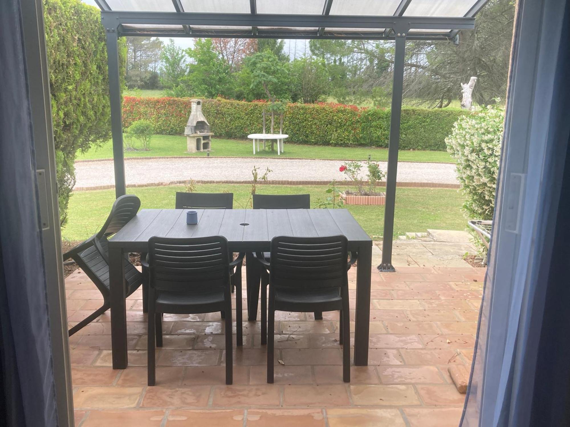 Les Bougainvillees De Camargue Villetelle Rom bilde