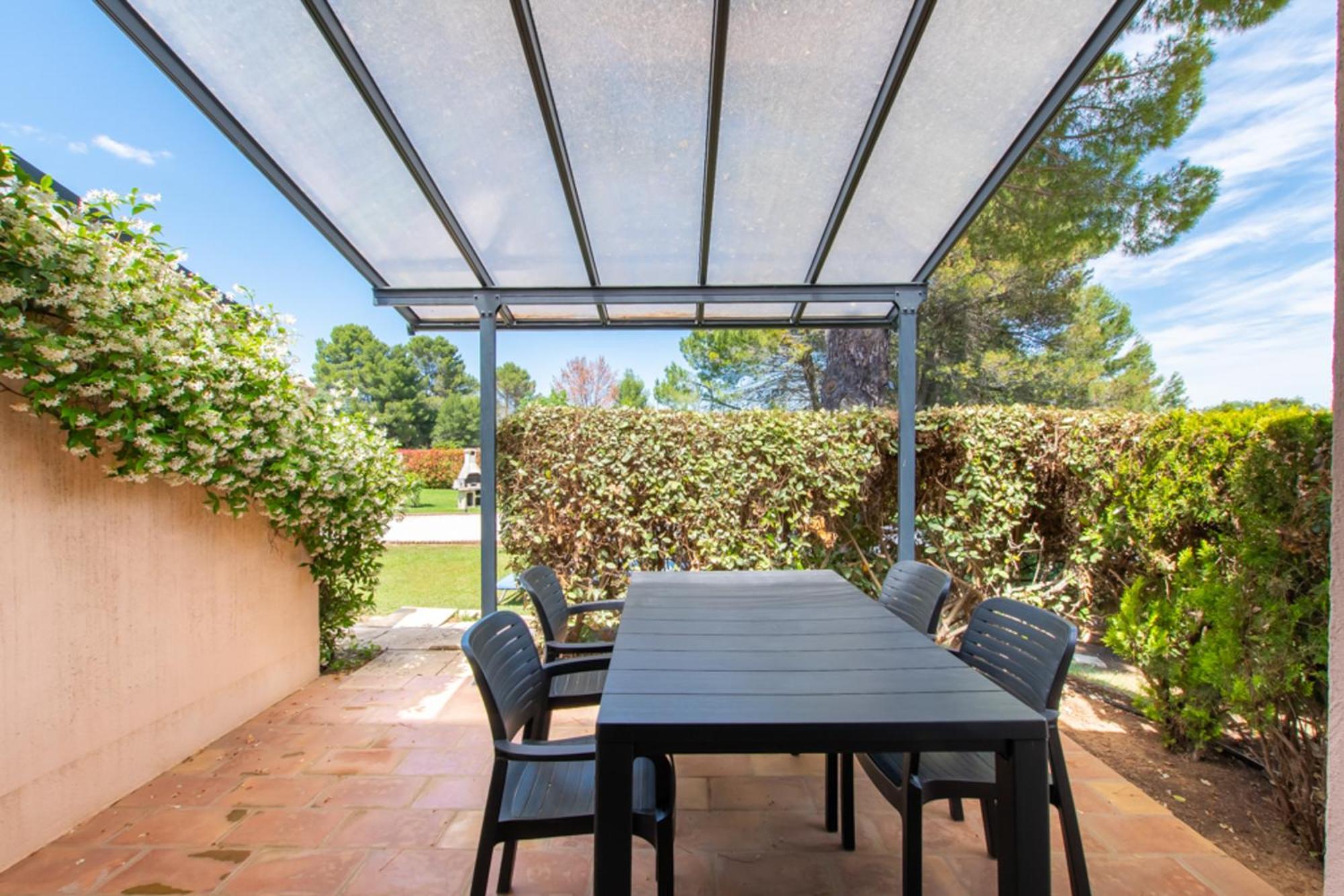 Les Bougainvillees De Camargue Villetelle Rom bilde